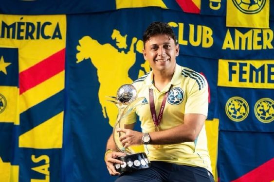 Foto de: ¿Se va? Ángel Villacampa habla de su futuro en América Femenil tras doblete