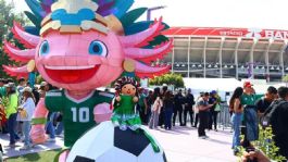 Foto que representa a Escultura de ajolote no será retirada del Estadio Ciudad de México durante el Mundial 2026