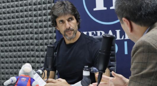 'Aguirre va a optar por Memo Ochoa'