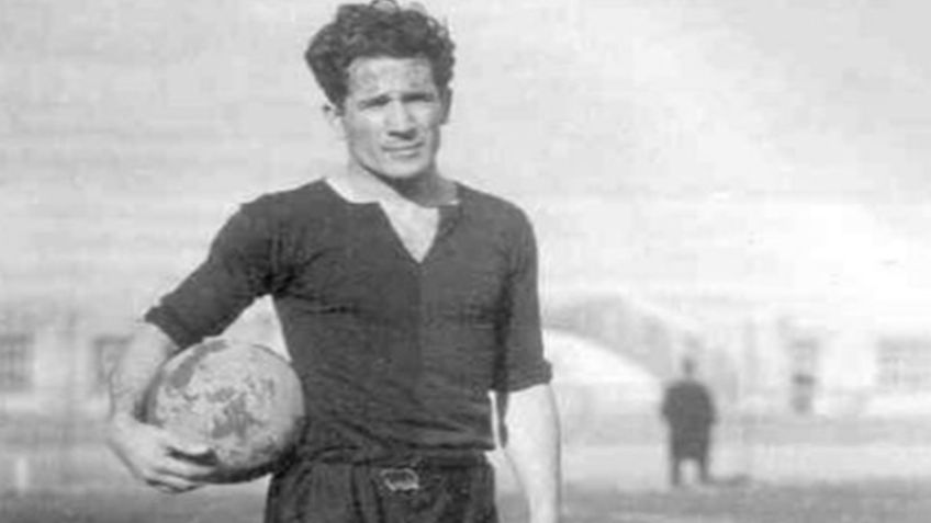 La historia del Chaquetas Rosas y cómo fue el primer jugador en anotar un penal en un Mundial