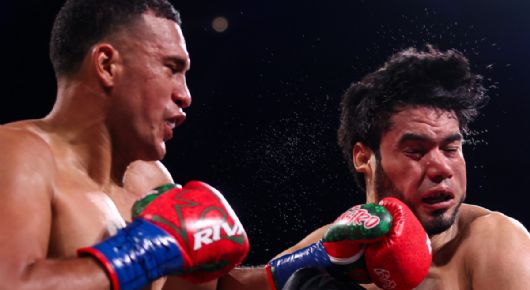 David Benavidez noquea al Zurdo Ramírez, conquista títulos Crucero y reta a Canelo