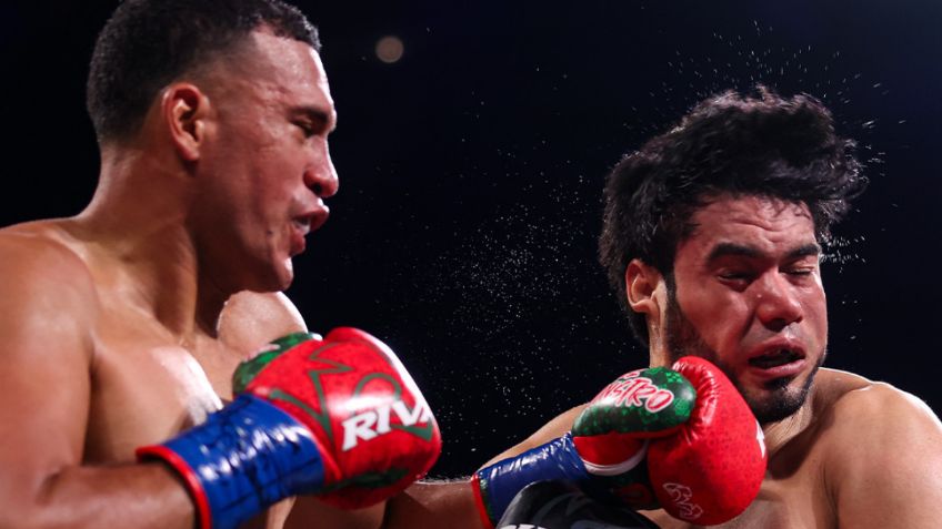 David Benavidez noquea al Zurdo Ramírez, conquista títulos Crucero y reta a Canelo
