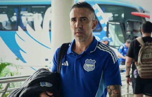 Vicente Sánchez tiene al Emelec en zona de descenso; exdirectivo explota contra el DT