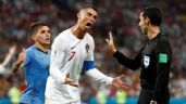 Foto ilustrativa de la nota titulada: ¡No se intimidó! El día que César Ramos frenó y encaró a Cristiano Ronaldo tras fuertes reclamos