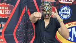 Foto que representa a Titán y la difícil tarea de estar solo en Japón representando al CMLL: "Se extraña a la familia"