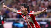 Foto ilustrativa de la nota titulada: ¡Épica rojiblanca! Chivas remonta y elimina a Tigres con doblete de Santiago Sandoval