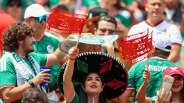 Foto que representa a Alejandro Fernández, Salma Hayek y Andrea Bocelli brillan en el Mundial 2026
