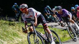 Foto que representa a Isaac del Toro entra al Top 10 en el Tour Auvernia-Ródano-Alpes 2026 tras sexta etapa