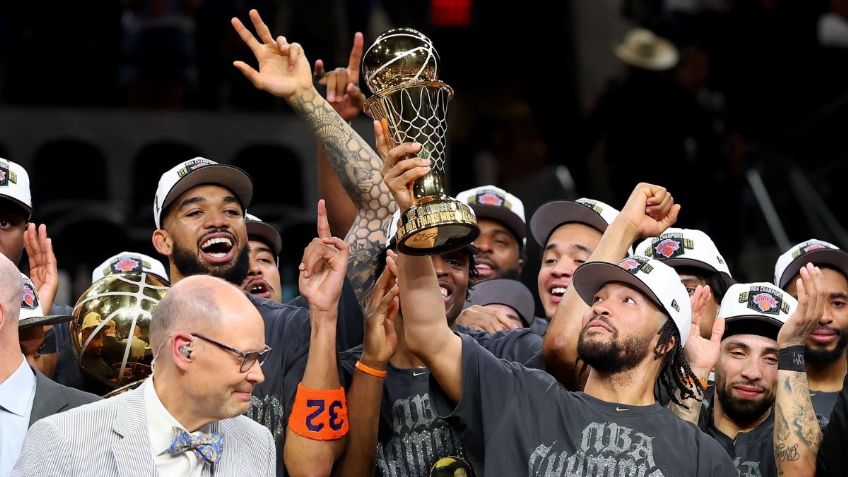 Festejo por los Knicks deja más de 60 detenidos y la presencia de Batman en NY | VIDEO