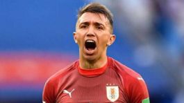 Foto que representa a ¿Por qué Fernando Muslera no porta un parche de leyenda en el Mundial 2026?