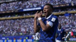 Foto que representa a Francia vence a Senegal en el Mundial 2026; Mbappé supera récord goleador de Messi