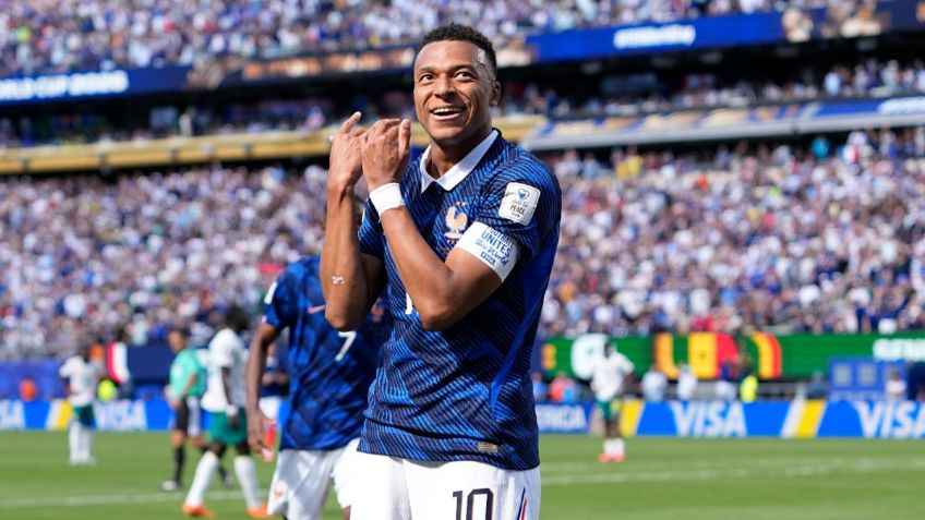 Francia celebra el récord de Mbappé