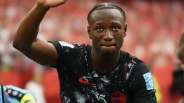 Foto que representa a Mundial 2026: Ismael Koné sufre terrible lesión durante el partido de Canadá vs Catar