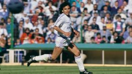 Foto que representa a Hugo Sánchez revela la rutina diaria que lo impulsó a triunfar en el futbol internacional