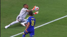 Foto que representa a ¡Héroe! Eloy Room entrega a Curazao su primer punto en Mundiales al frenar a Ecuador