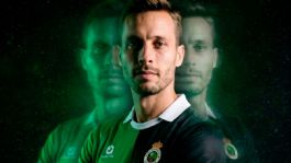 Foto que representa a Sergio Canales olvida a Rayados; ¿Cuántos años firmó con Racing de Santander en LaLiga?