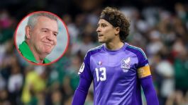 Foto que representa a Javier Aguirre se rinde ante Guillermo Ochoa por sus seis Mundiales: "Es una leyenda"