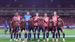 Foto que representa a Chivas, con 6 nominados al Balón de Oro de la Liga MX; ¿quiénes son?