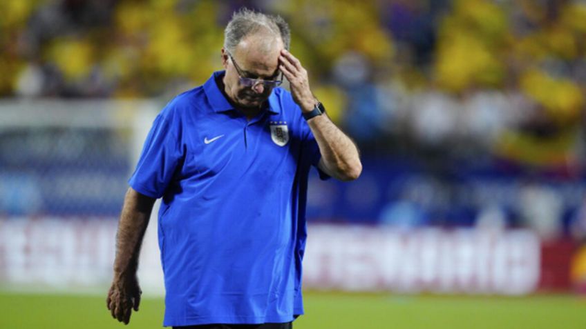 Tensión en Uruguay: Jugadores habrían confrontado a Bielsa a horas del juego ante España