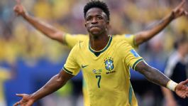 Foto que representa a Vinícius rompe en llanto al recordar a su abuela: “Hizo todo para sacarme adelante”