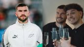 Foto ilustrativa de la nota titulada: ¡De película! Tim Payne conoce al influencer que lo volvió viral previo al Mundial 2026