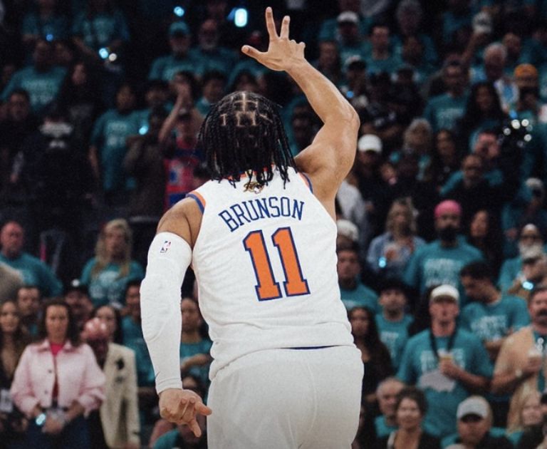 X: @nyknicks