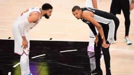 Foto que representa a Wembanyama falla el tiro decisivo y Knicks amplían su ventaja ante Spurs en Las Finales NBA 2026